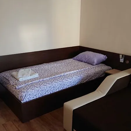 апартамент Lion 7 Apartment